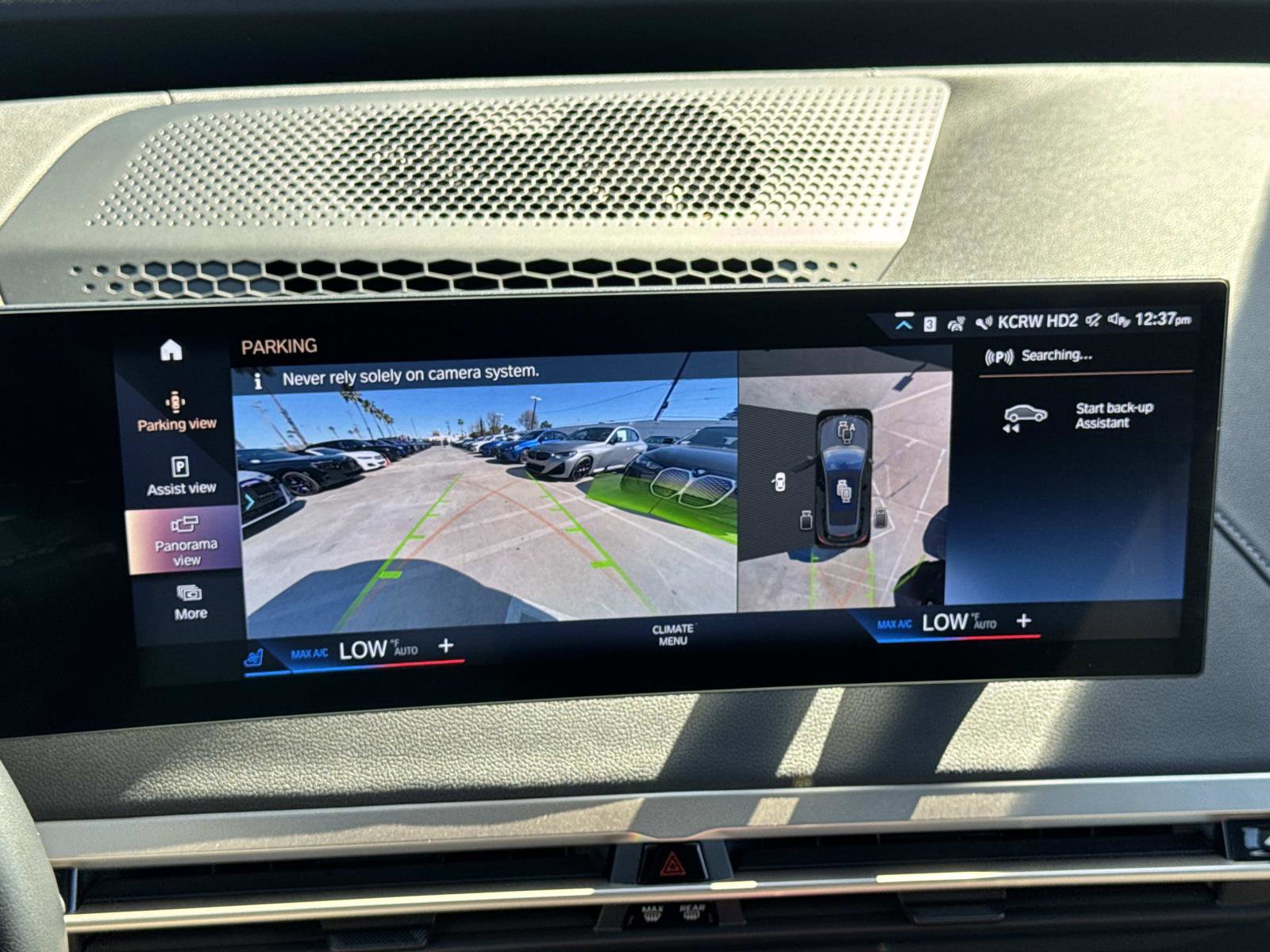 Used 2022 BMW iX xDrive50 w/ Premium Package image 12