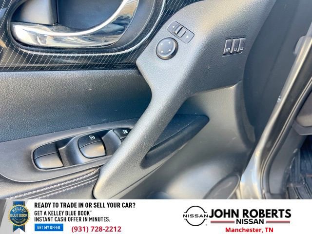 Used 2017 Nissan Rogue SL w/ SL Premium Package image 18