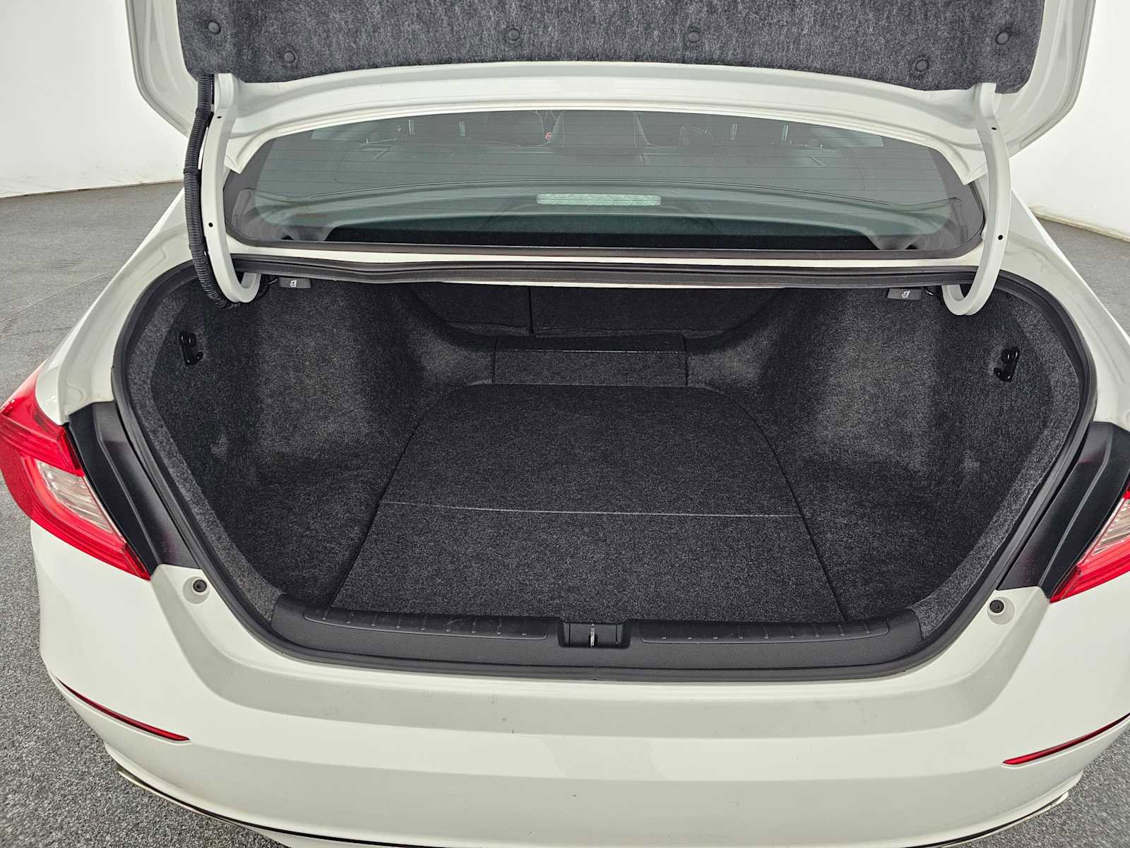 Used 2021 Honda Accord Sport image 14