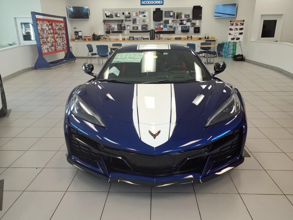 New 2027 Chevrolet Corvette Grand Sport w/ Z52 Sport Performance Package RWD image 2