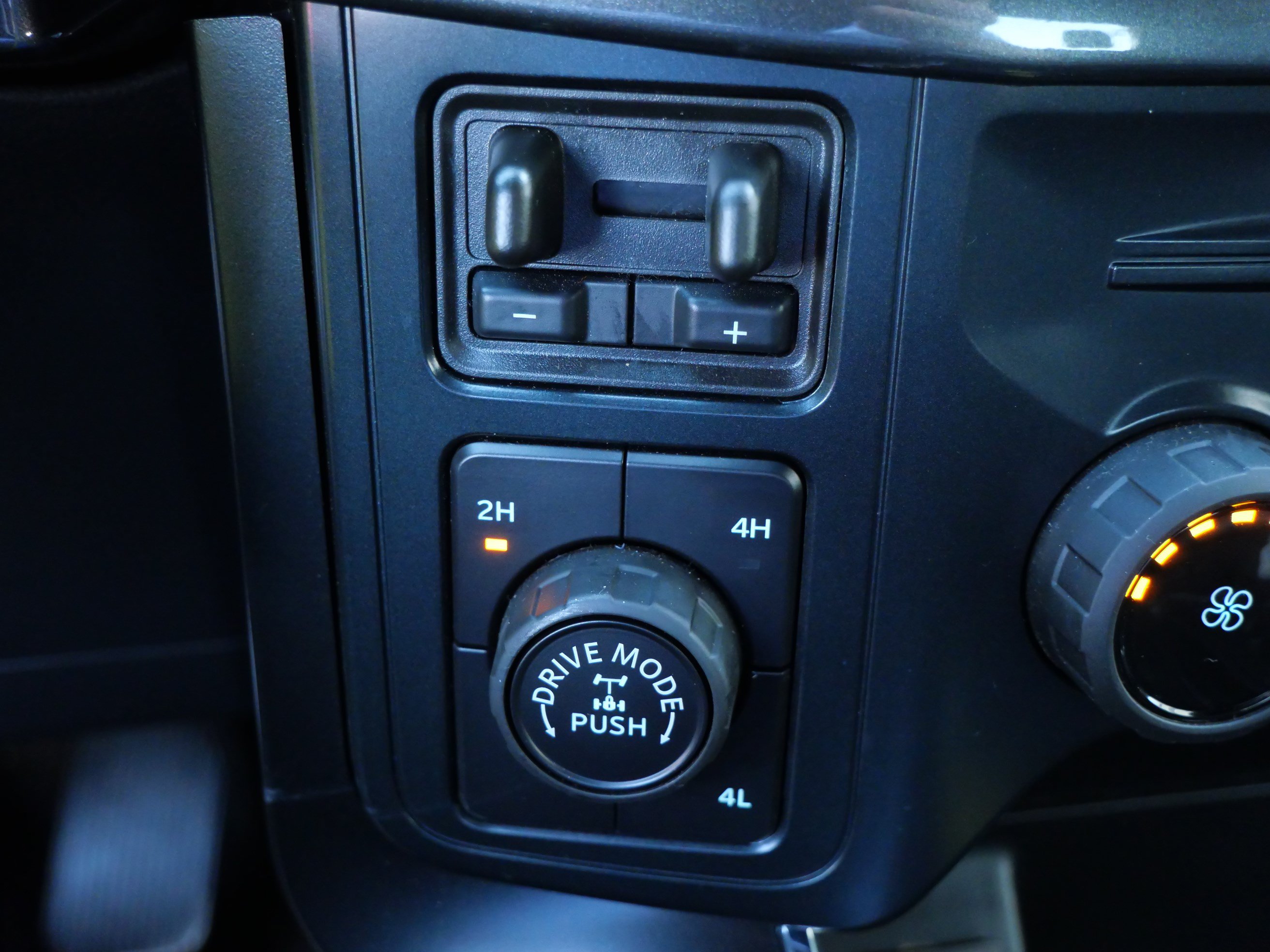 Used 2026 Ford F150 STX w/ Equipment Group 200A AWD/4WD image 30