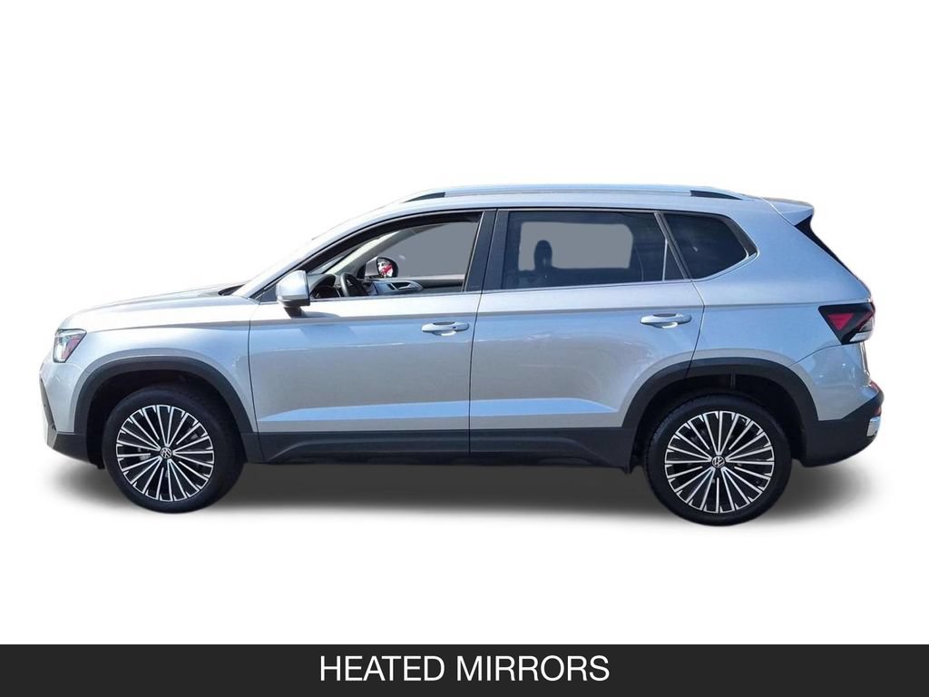 Used 2025 Volkswagen Taos SE FWD image 5