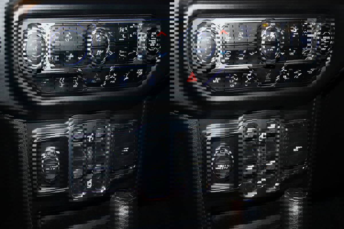 Used 2020 Jeep Wrangler Unlimited Sport image 44