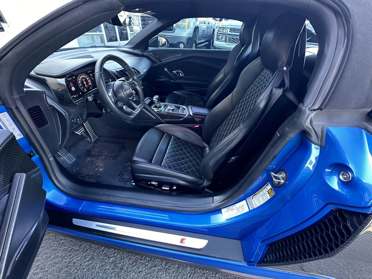 Used 2018 Audi R8 V10 plus image 14
