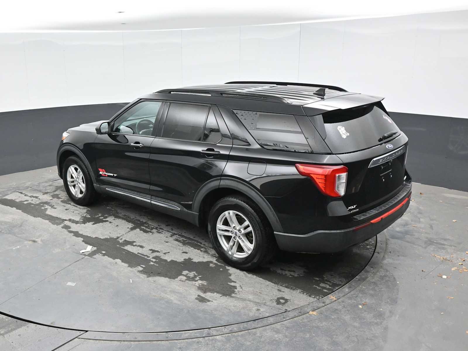 Used 2021 Ford Explorer XLT AWD/4WD image 12