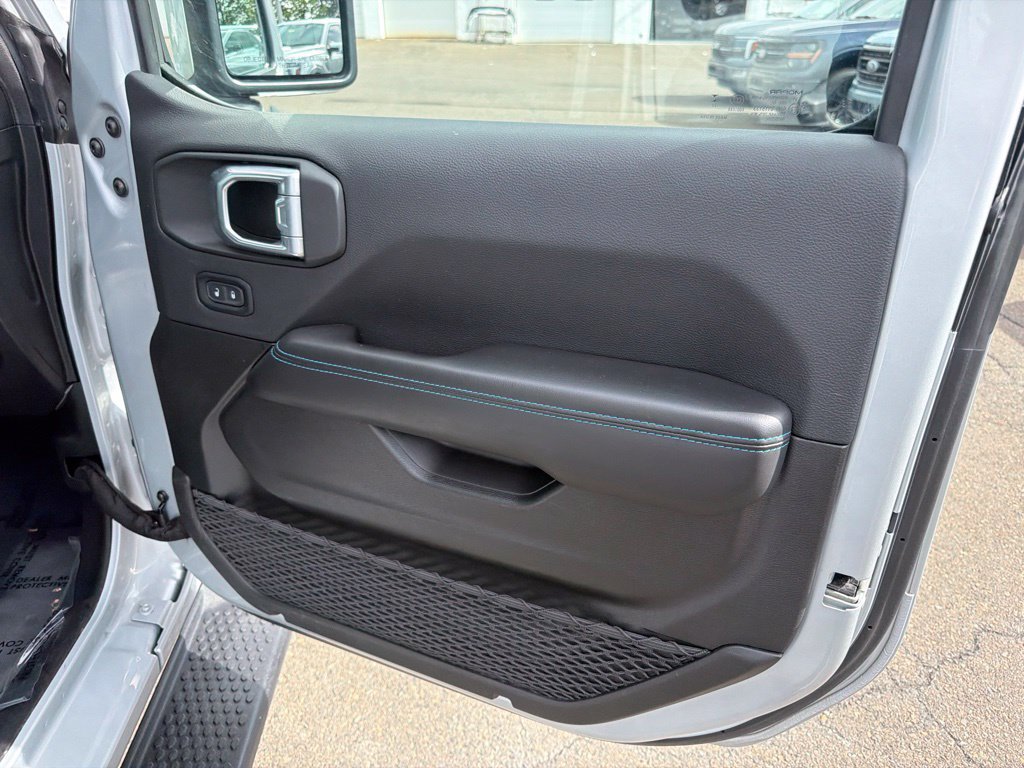 Used 2024 Jeep Wrangler High Altitude AWD/4WD image 16