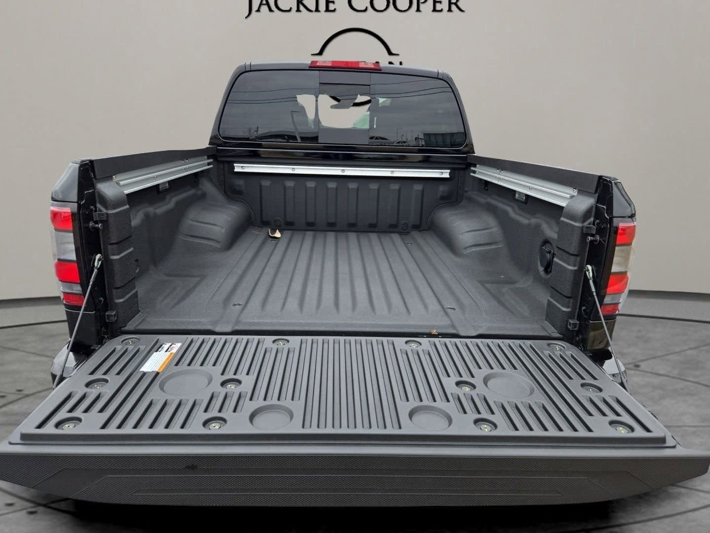 New 2026 Nissan Frontier SV w/ SV Convenience Package AWD/4WD image 30