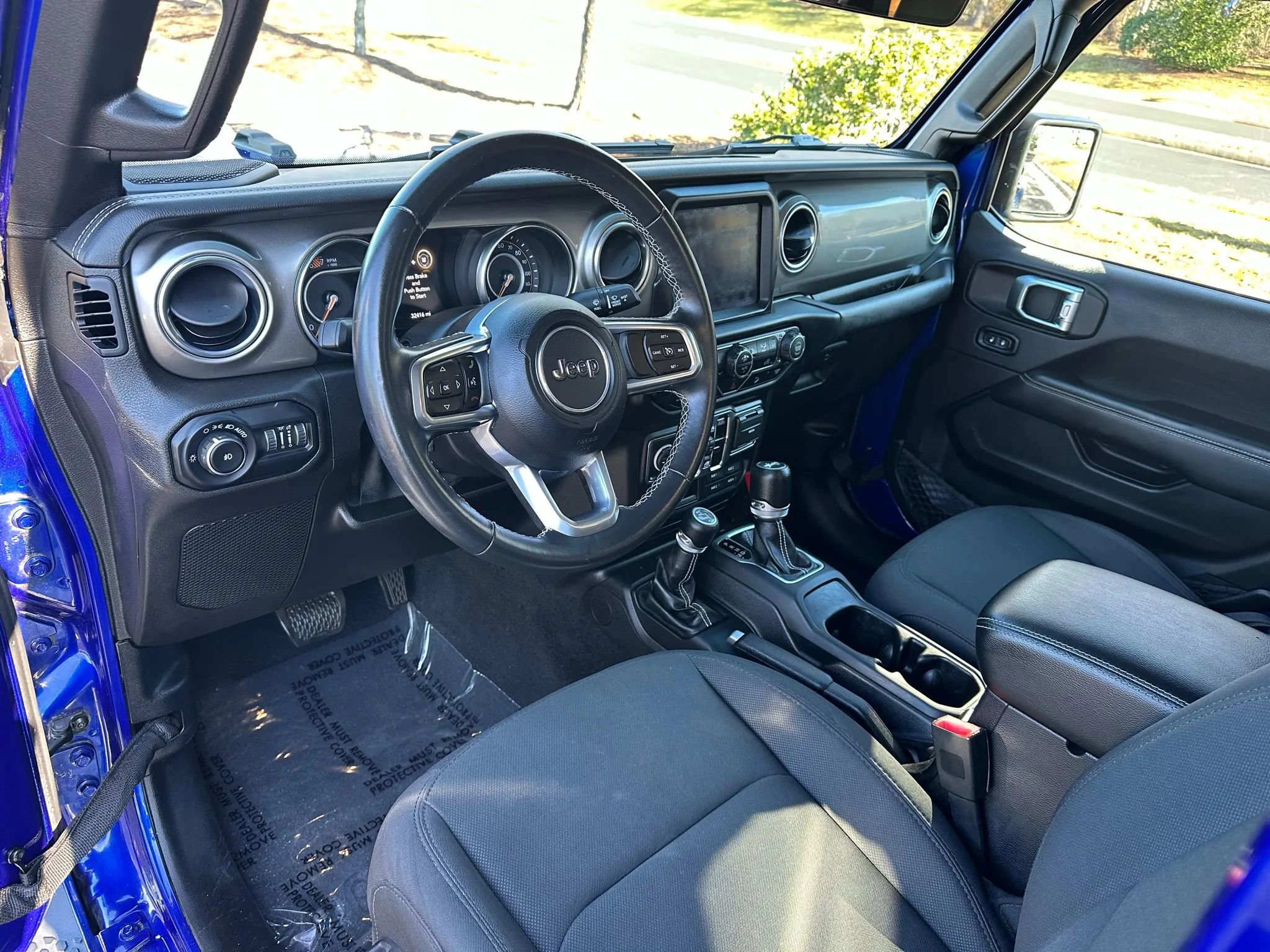 Used 2019 Jeep Wrangler Unlimited Sahara image 8