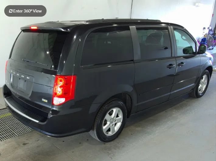 Used 2013 Dodge Grand Caravan SXT FWD image 2