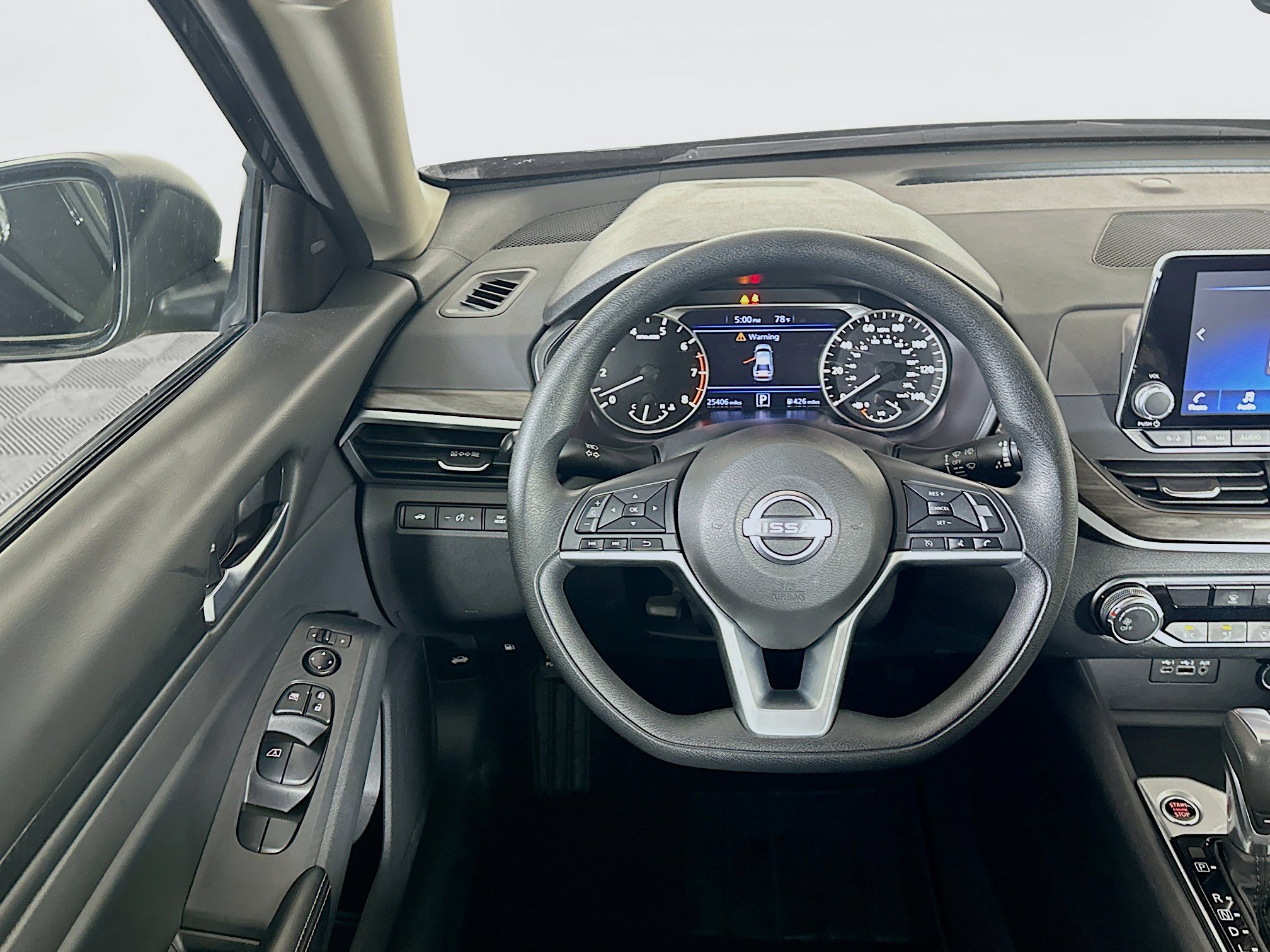 Used 2025 Nissan Altima 2.5 SV image 18