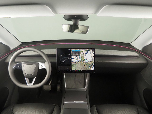 Used 2026 Tesla Model Y Long Range RWD image 3