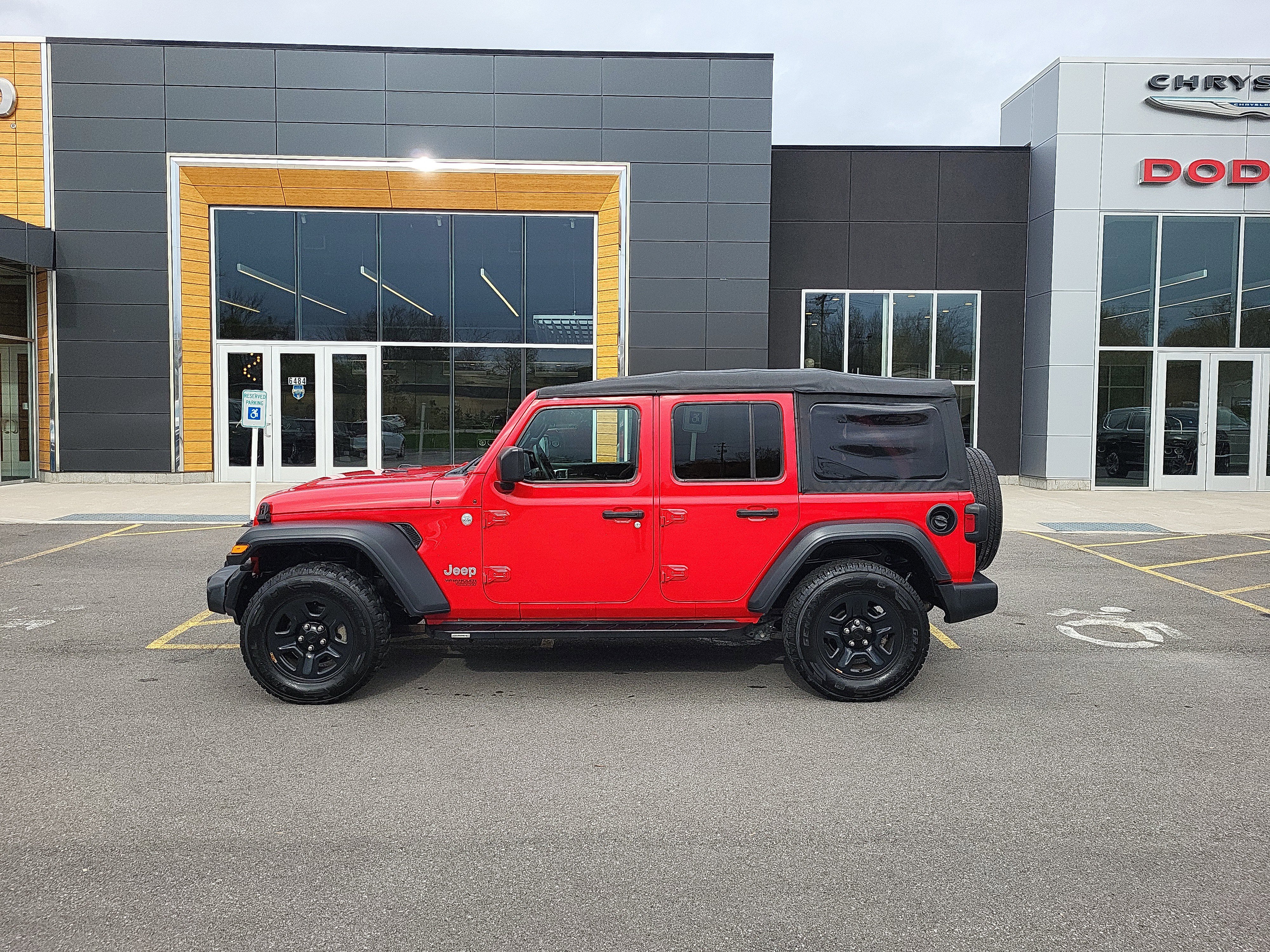 Used 2018 Jeep Wrangler Unlimited Sport image 2