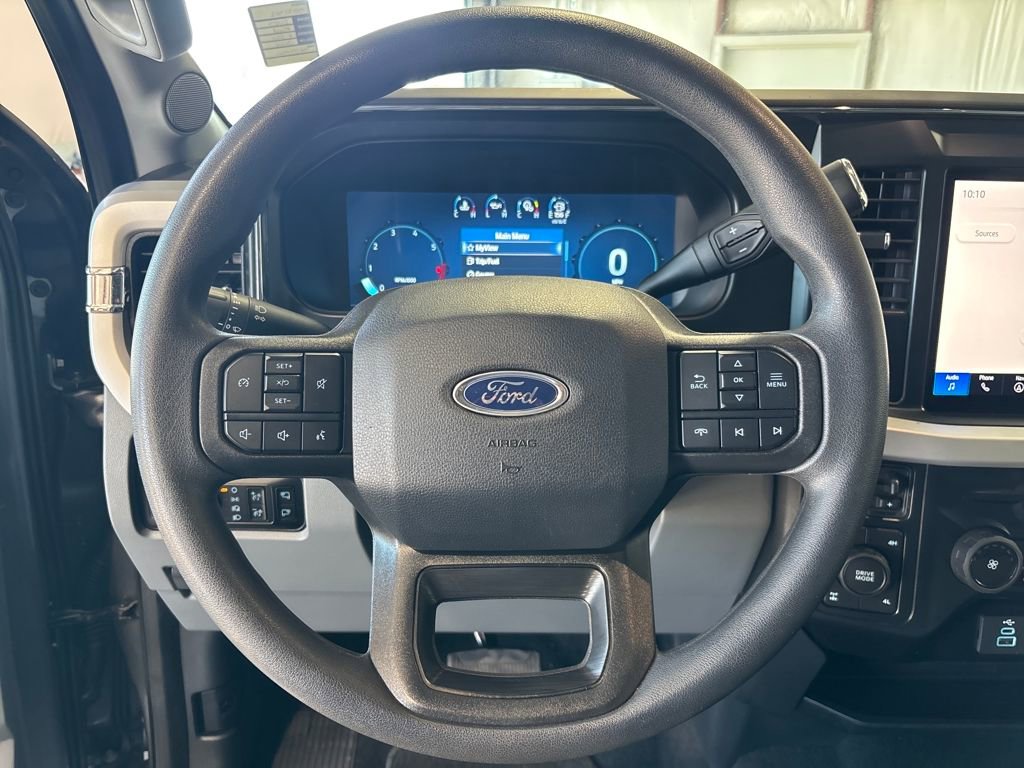 Used 2025 Ford F350 XLT w/ Black Appearance Package image 8