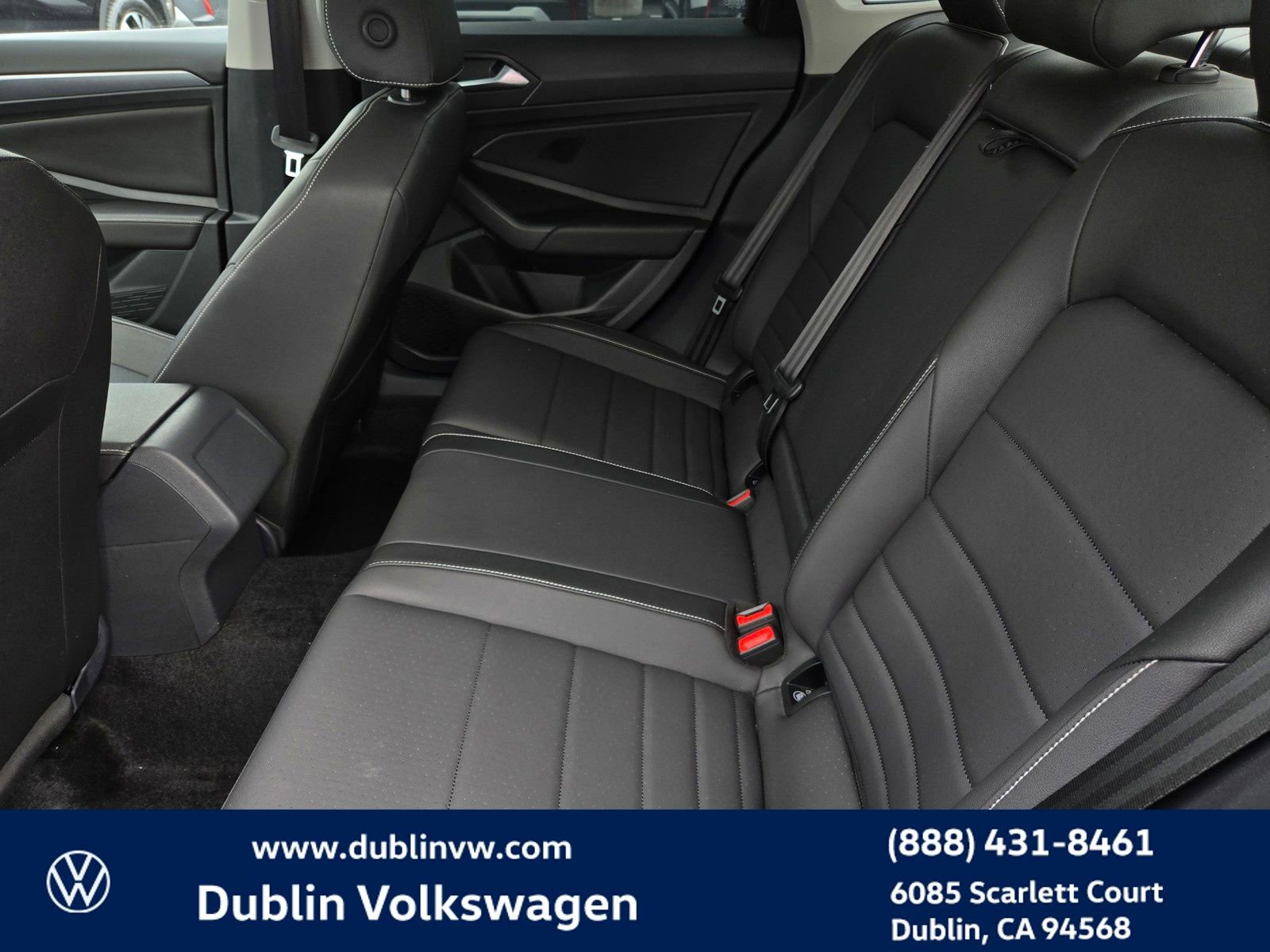 Used 2024 Volkswagen Jetta SE w/ Panoramic Sunroof Package FWD image 12