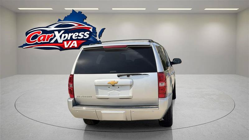 Used 2014 Chevrolet Suburban LTZ RWD image 13
