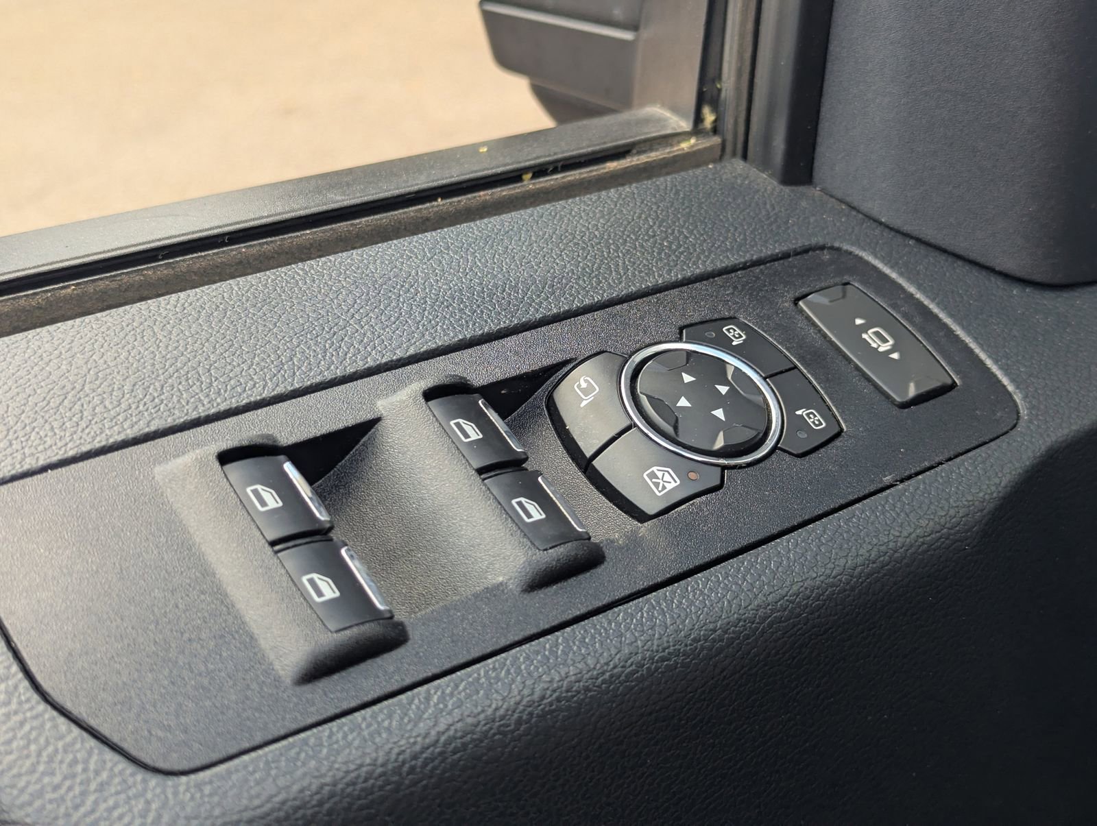 Certified 2022 Ford F250 Lariat w/ Lariat Ultimate Package image 23