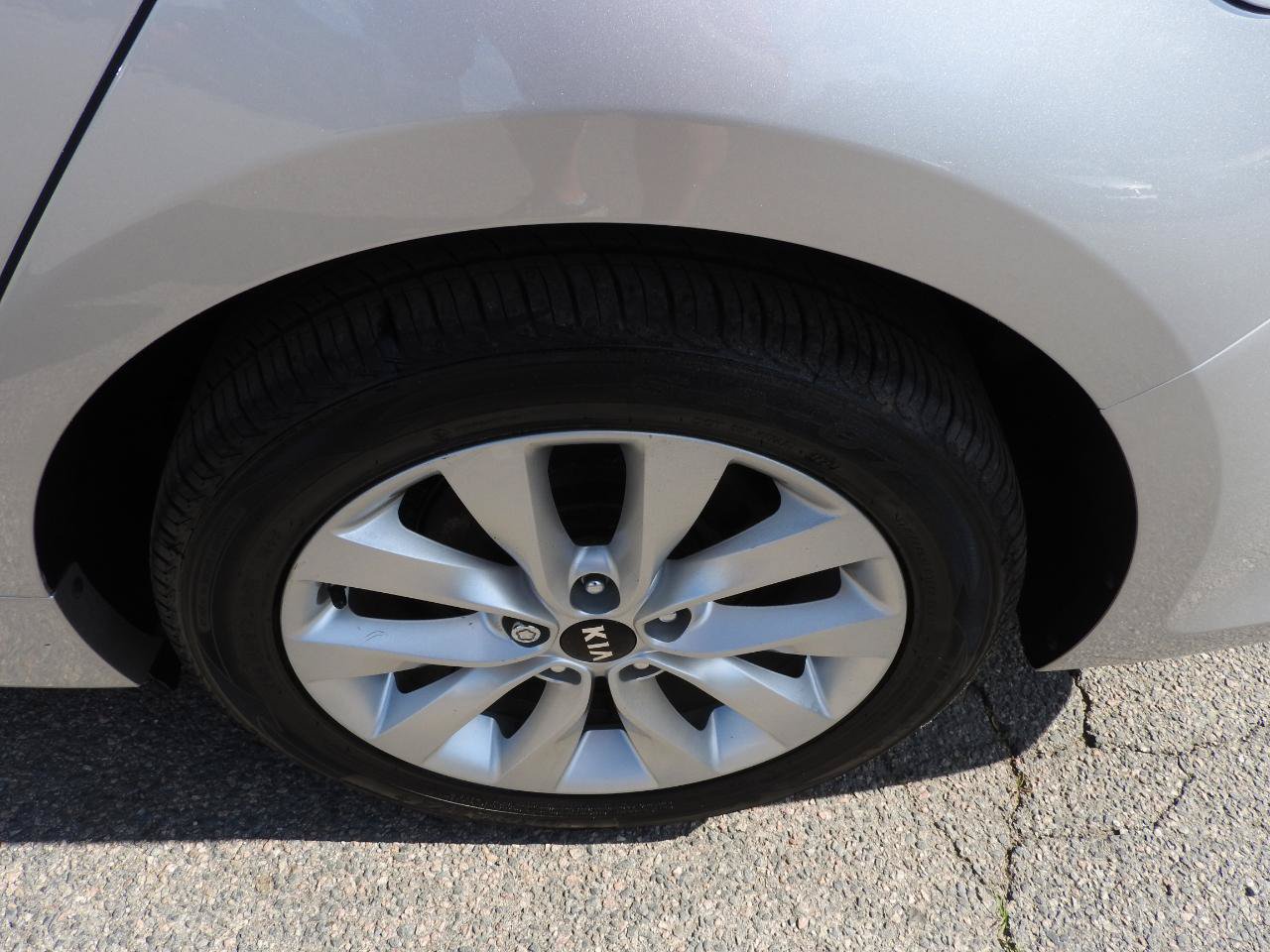 Used 2018 Kia Optima EX w/ Premium Package FWD image 18