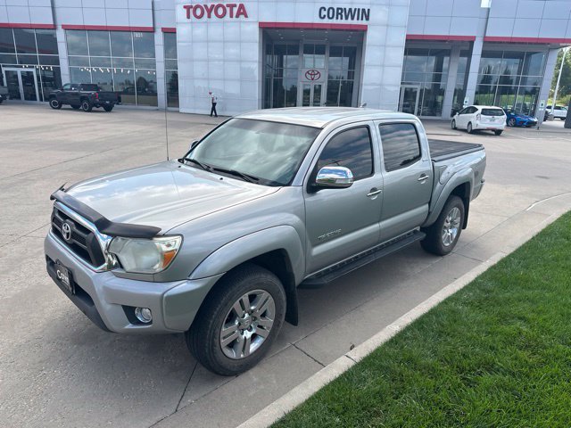 Used 2014 Toyota Tacoma 4x4 Double Cab w/ Limited Package image 8