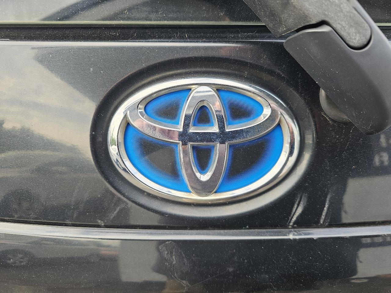 Used 2014 Toyota Prius C One FWD image 16
