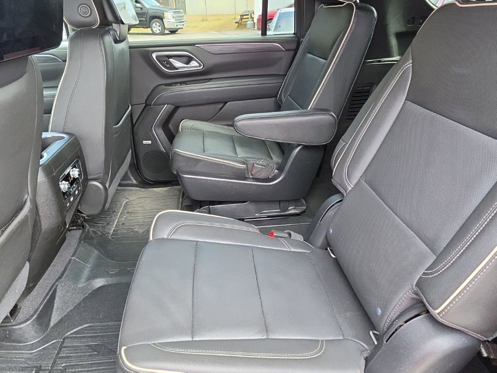 Used 2021 GMC Yukon XL SLT w/ SLT Premium Package image 27