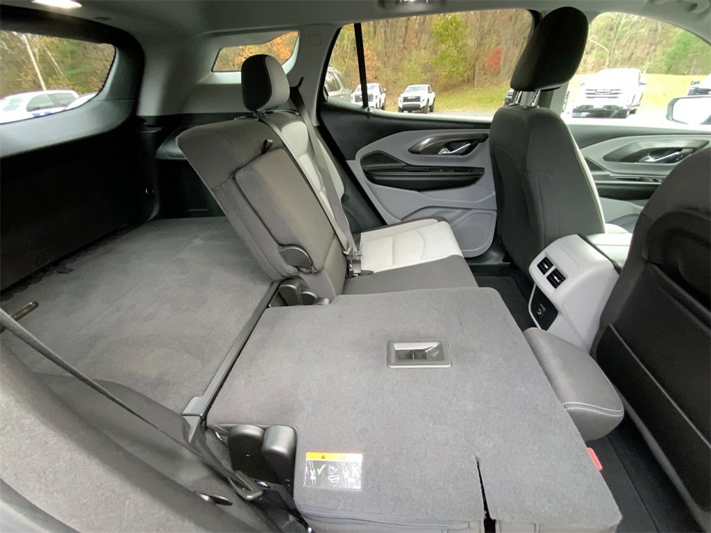 Used 2023 GMC Terrain SLE w/ Driver Convenience Package image 31