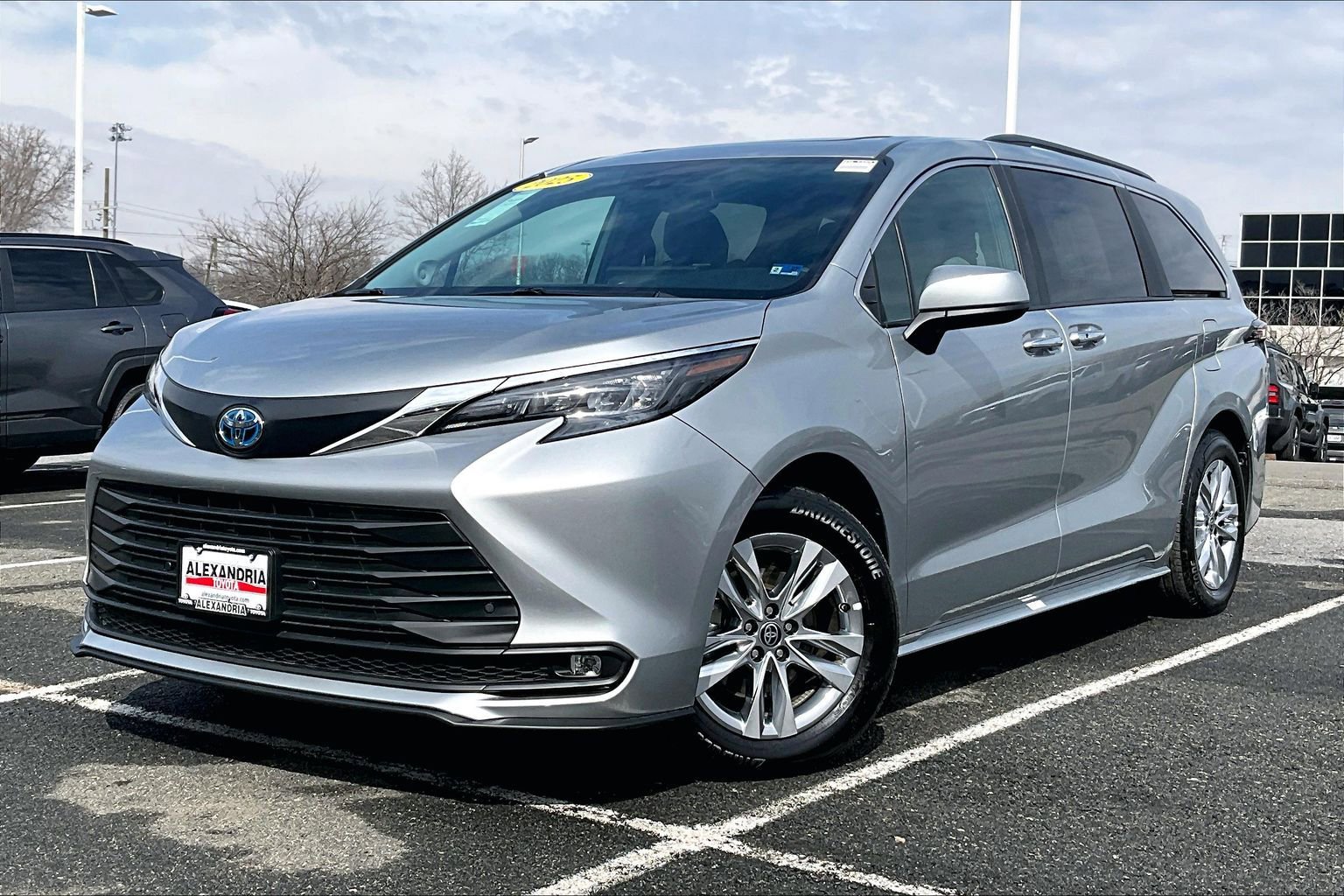 Used 2025 Toyota Sienna XLE w/ XLE Plus Package