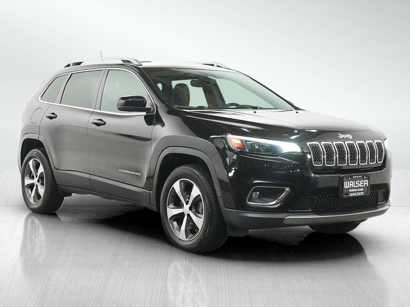 Used 2019 Jeep Cherokee Limited AWD/4WD image 7