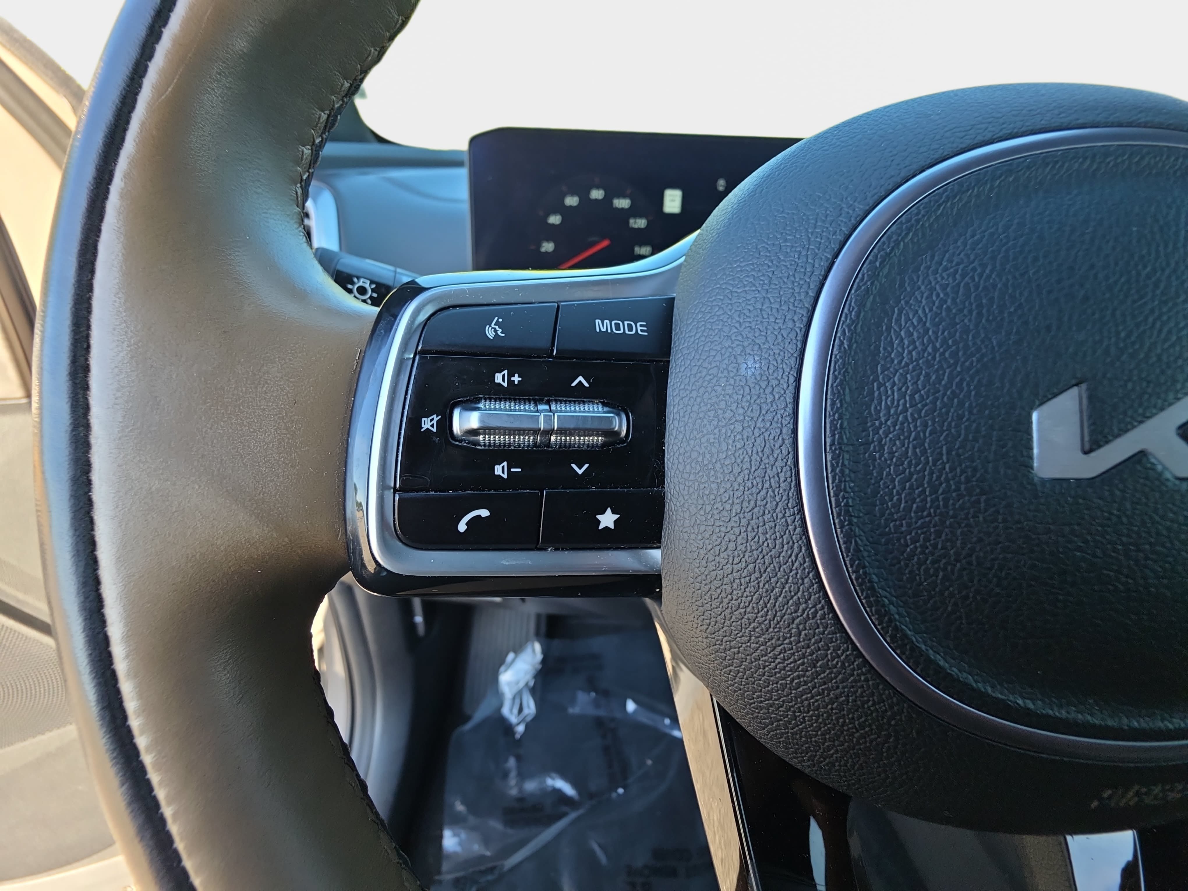 Used 2025 Kia Sorento SX Prestige w/ Olive Brown Leather Package AWD/4WD image 19