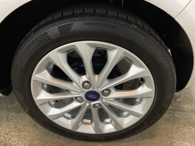 Used 2014 Ford Fiesta SE w/ Equipment Group 201A image 9