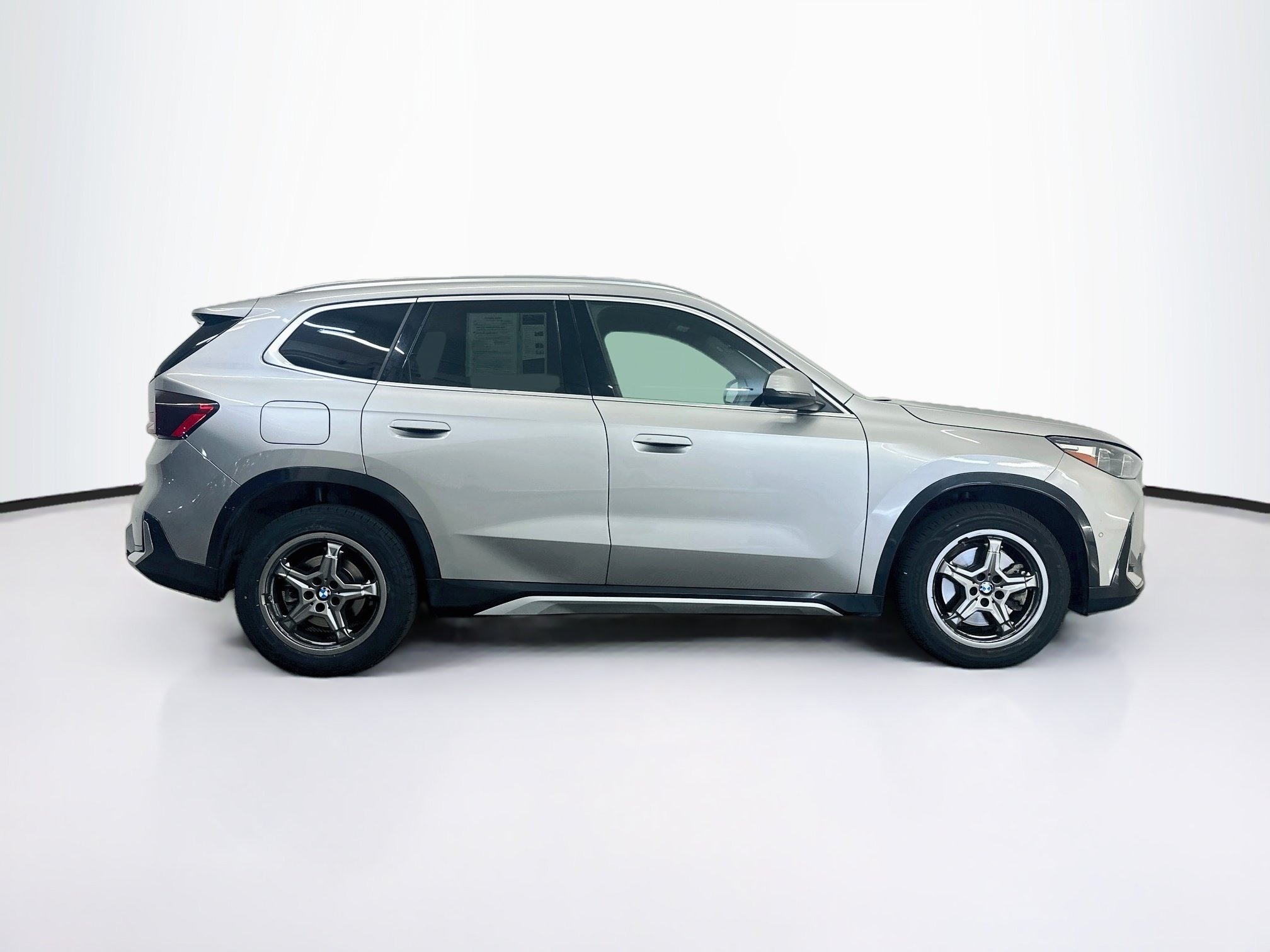 Used 2025 BMW X1 xDrive28i AWD/4WD image 10