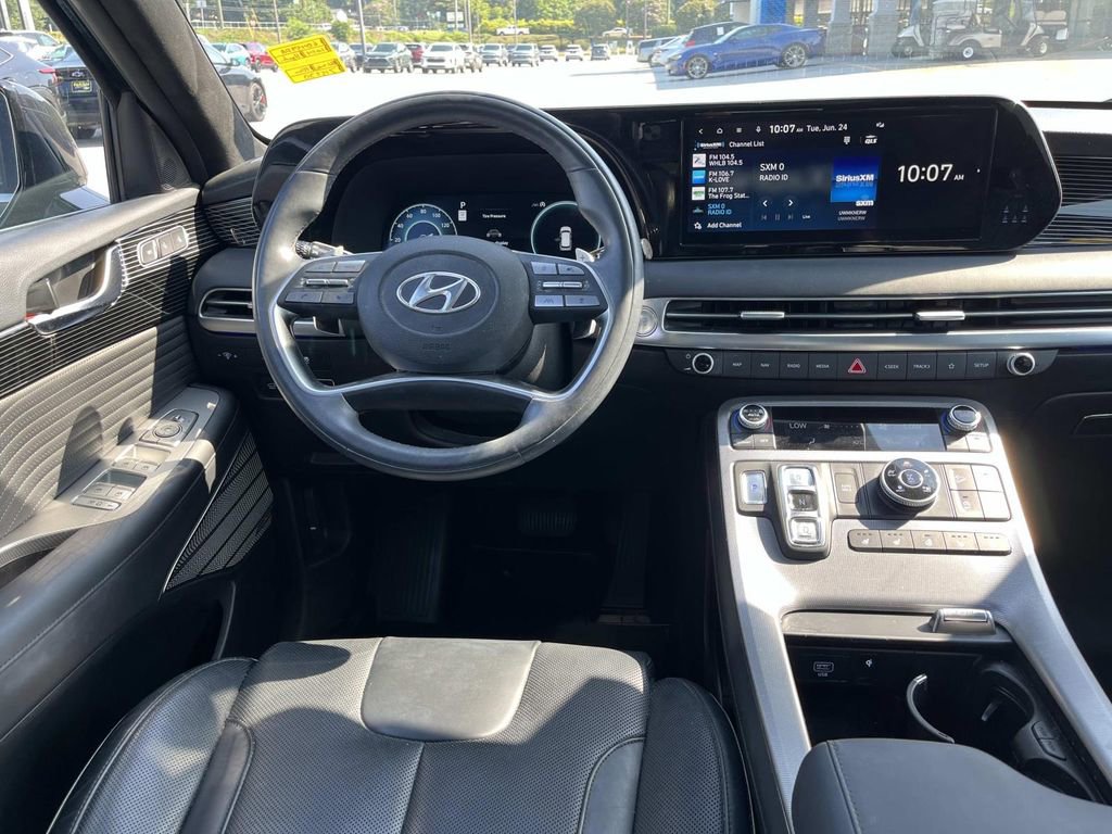 Used 2024 Hyundai Palisade Calligraphy image 17