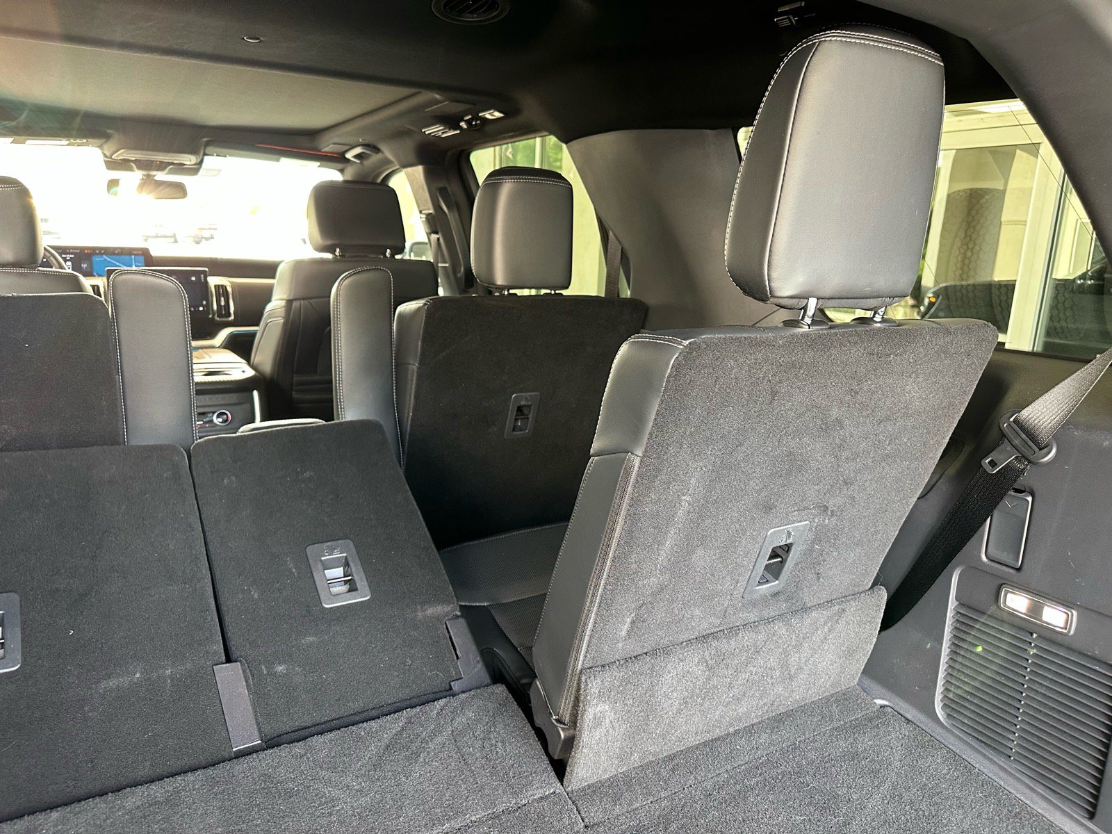 Certified 2025 Ford Expedition Platinum w/ Stealth Performance Package AWD/4WD image 28