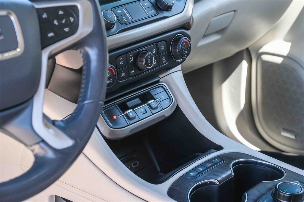 Used 2022 GMC Acadia Denali w/ Denali Ultimate Package image 22