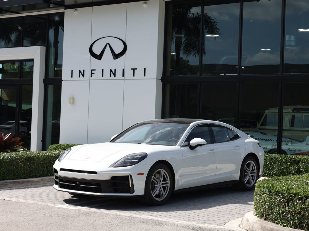 Used 2025 Porsche Panamera 4 image 1