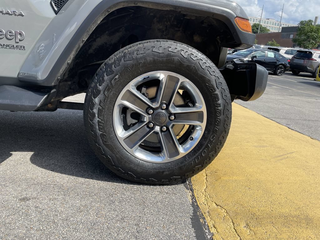 Used 2020 Jeep Wrangler Unlimited Sahara w/ Cold Weather Group AWD/4WD image 11