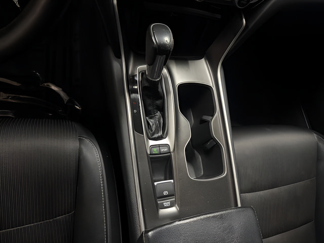 Used 2018 Honda Accord Sport image 16