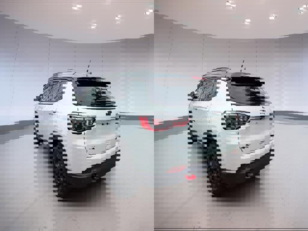 Used 2023 Jeep Compass Trailhawk image 3