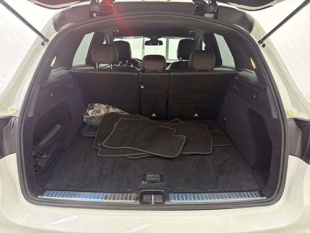 Used 2019 Mercedes-Benz GLC 300 w/ Premium Package image 20