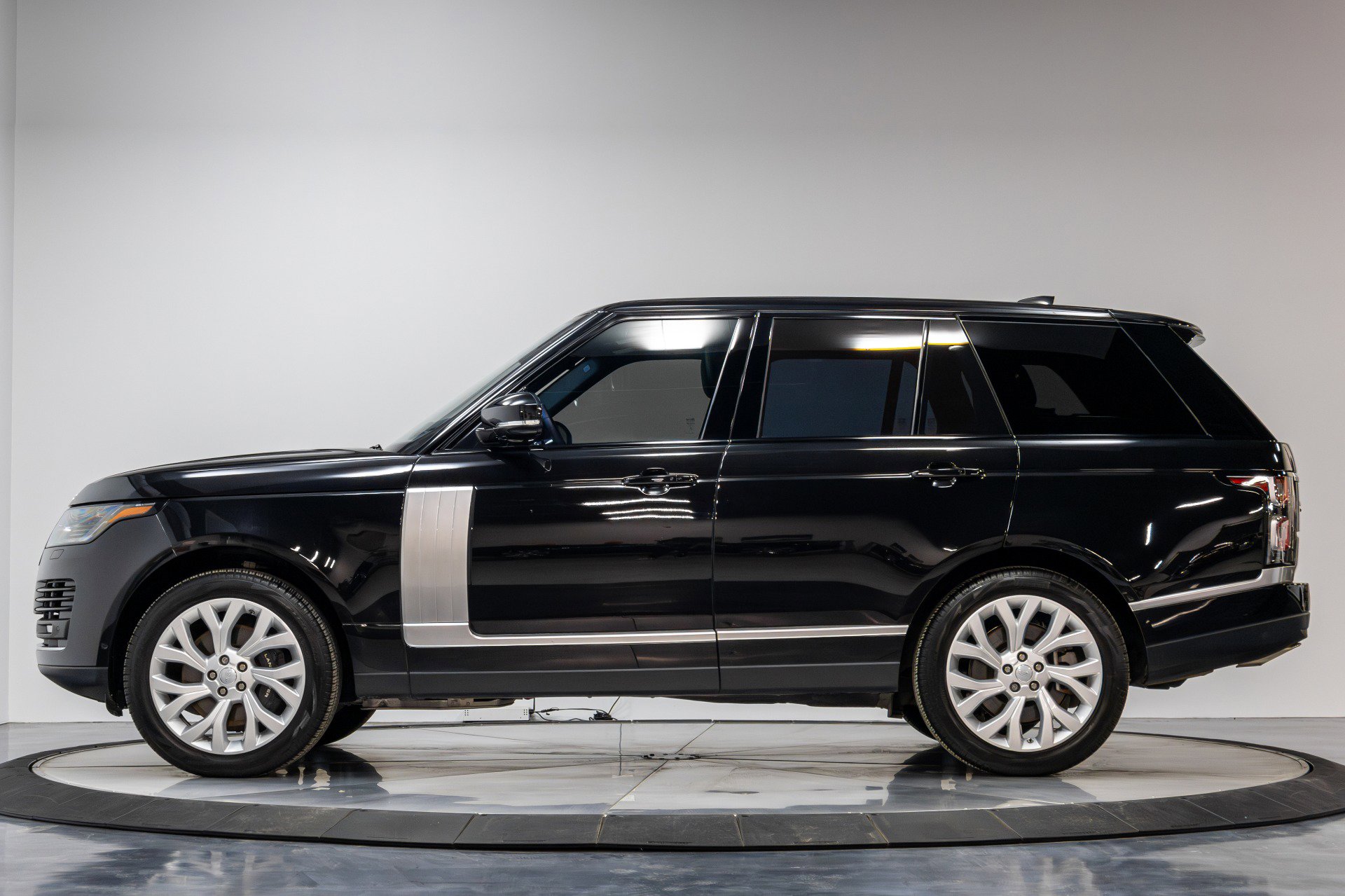 Used 2021 Land Rover Range Rover Westminster Edition image 37