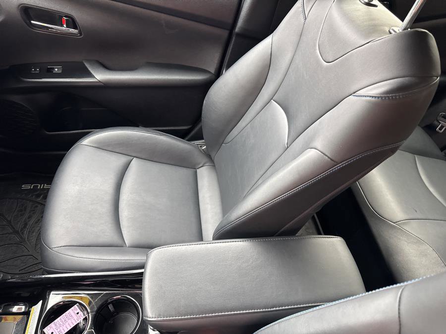 Used 2017 Toyota Prius Four Touring image 16