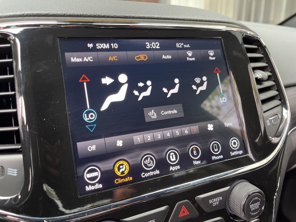 Used 2022 Jeep Grand Cherokee Limited w/ Trailer Tow Group IV image 44