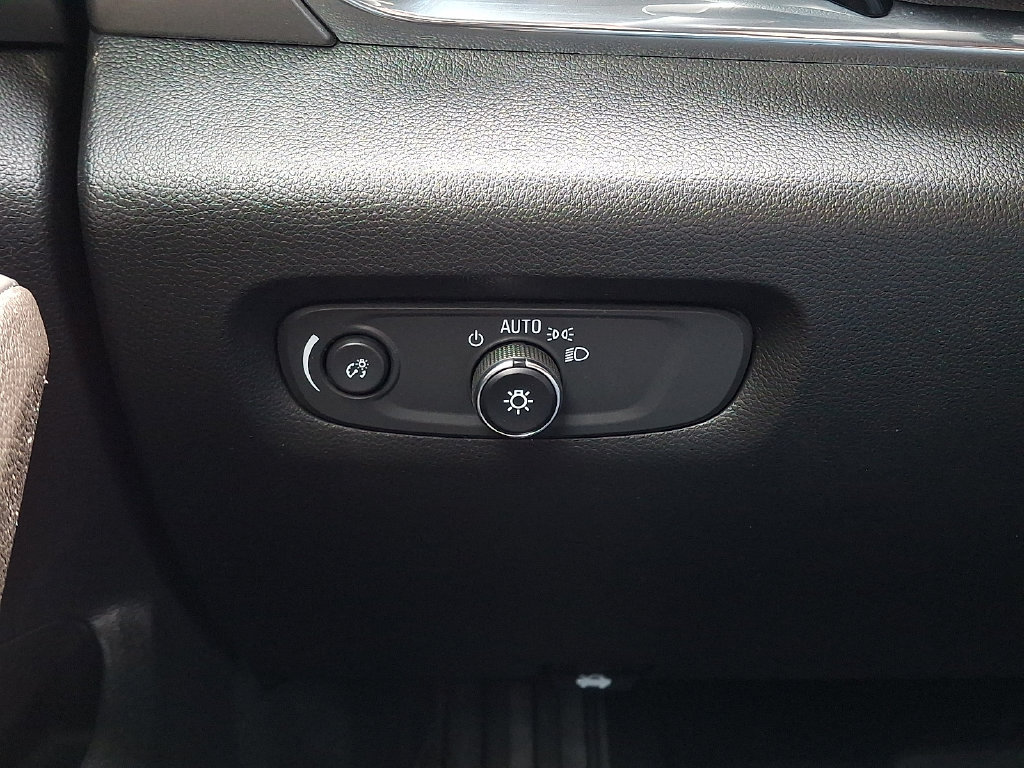 Used 2023 Chevrolet Traverse LT w/ LPO, Floor Liner Package AWD/4WD image 27