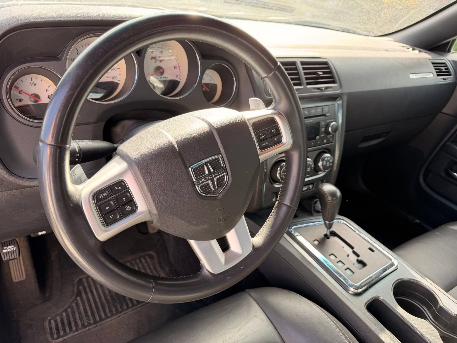 Used 2014 Dodge Challenger SXT RWD image 7