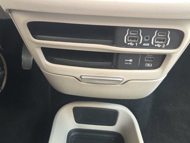 Used 2022 Chrysler Pacifica Touring-L FWD image 37