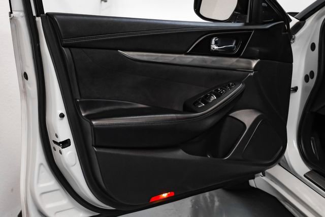 Used 2016 Nissan Maxima SR image 42