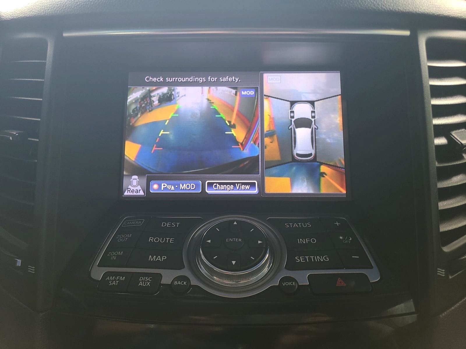 Used 2017 INFINITI QX70 AWD w/ Premium Package image 15