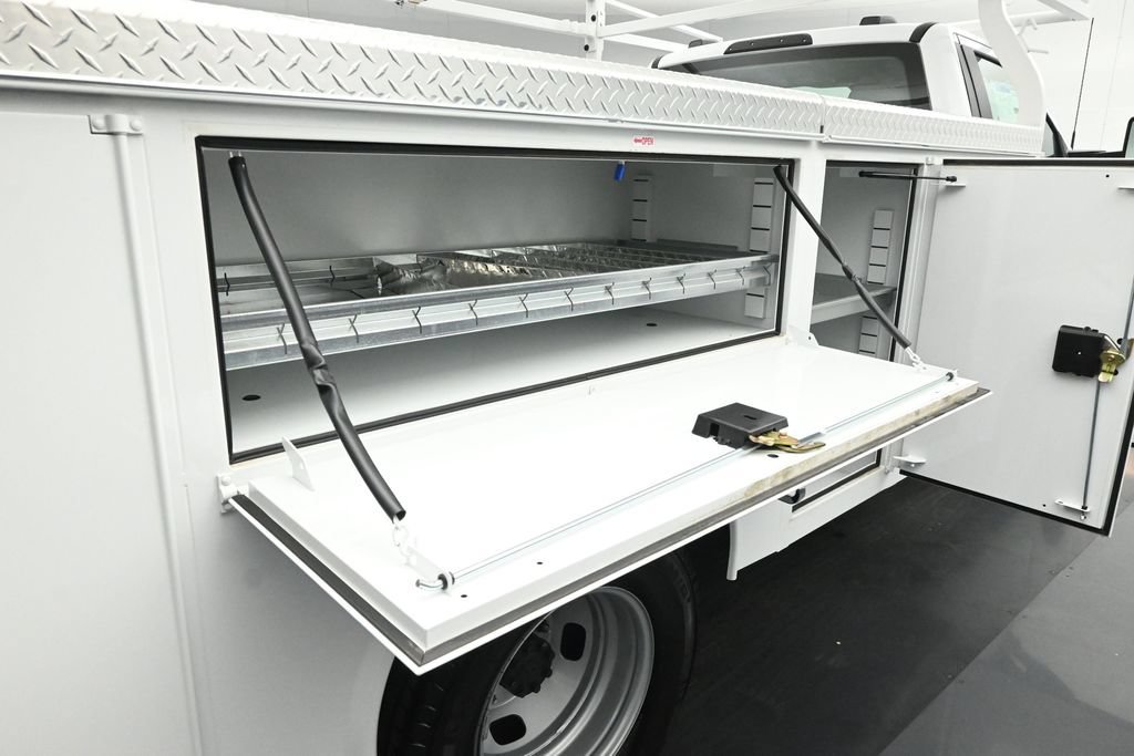 New 2026 Ford F350 XL w/ XL Chrome Package RWD image 24