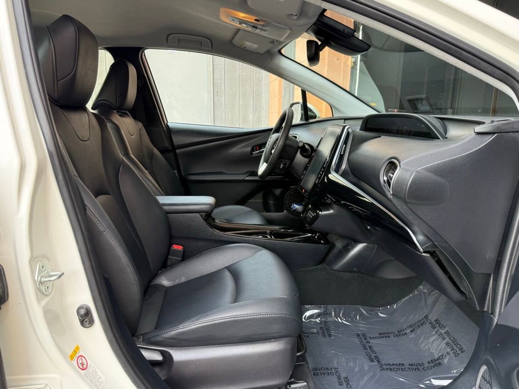 Used 2018 Toyota Prius Prime Advanced FWD image 17