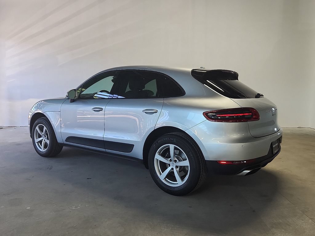 Used 2018 Porsche Macan AWD/4WD image 3