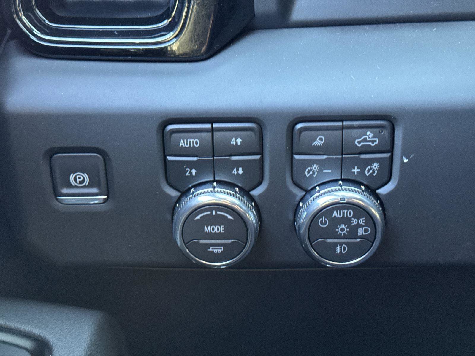 New 2026 GMC Sierra 1500 AT4 w/ Technology Package image 22